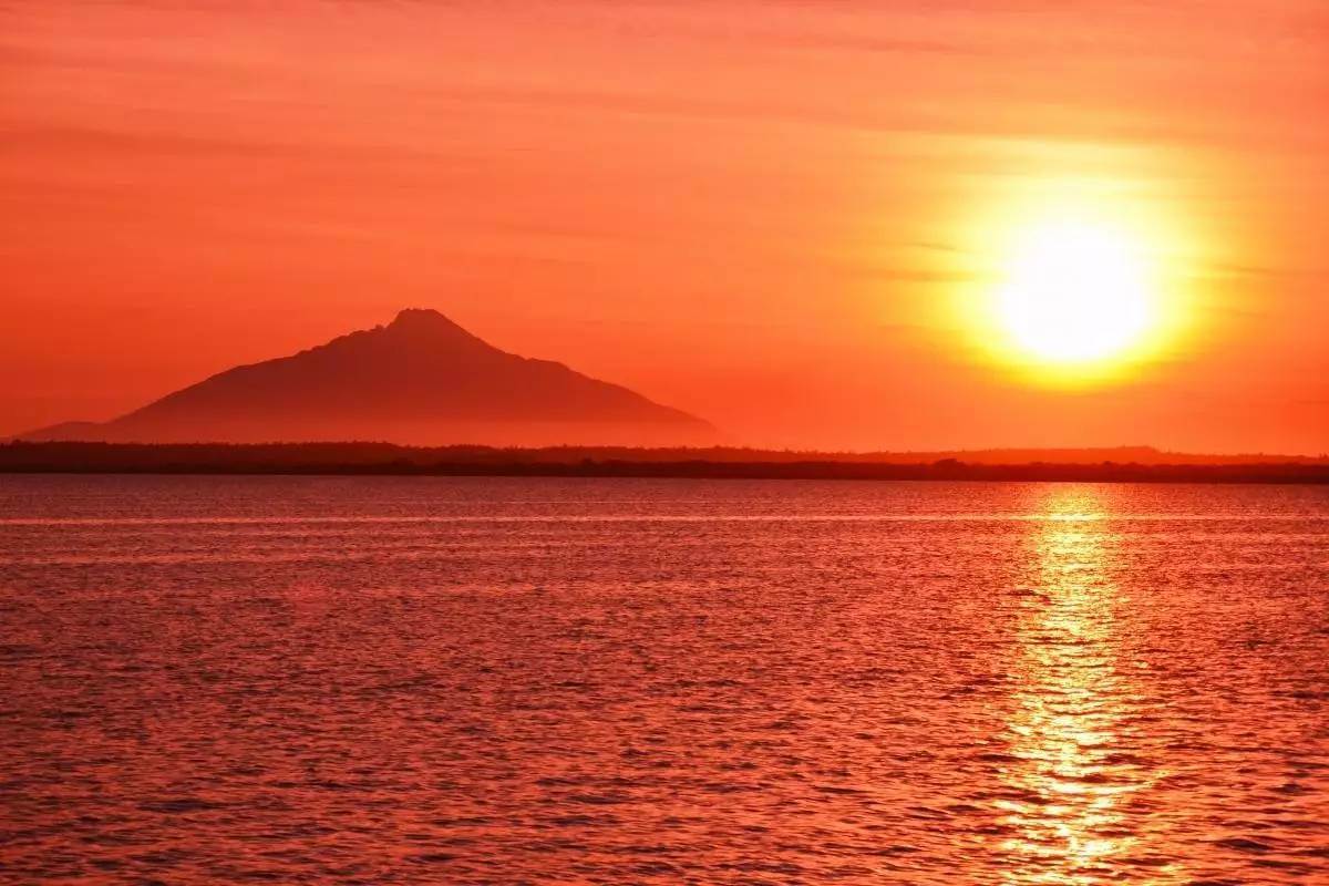 夕陽西下的唯美句子適合發日落的朋友圈 夕陽西下的唯美短句發朋友圈