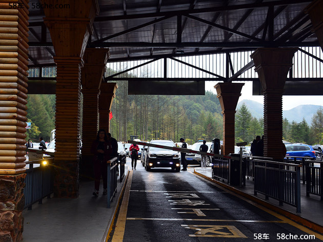 斯巴魯森林人不懼風雨 忠粉燃情神農架