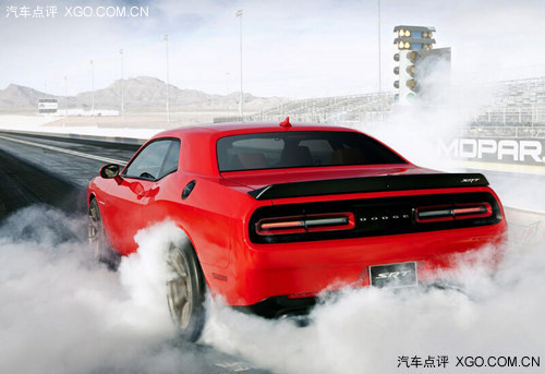 道奇Challenger SRT Hellcat